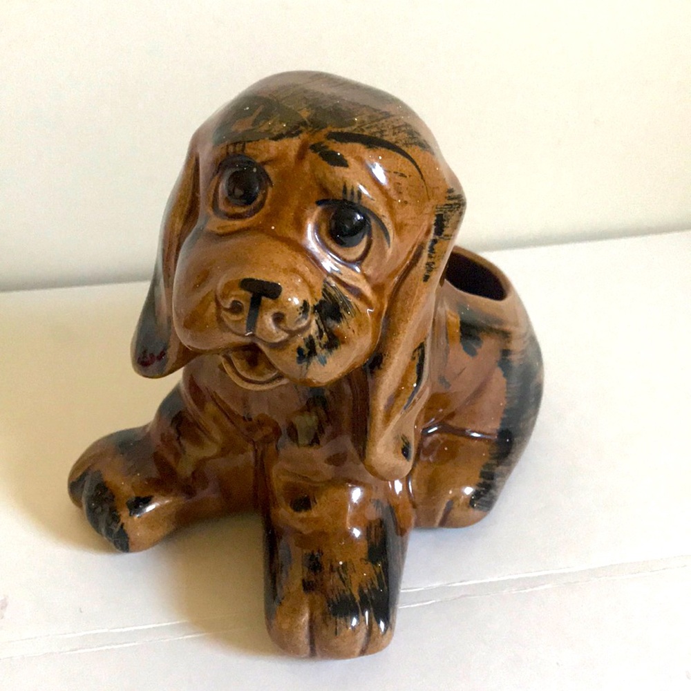 VTG CERAMIC BROWN BLACK PUPPY HOUND DOG PLANTER.